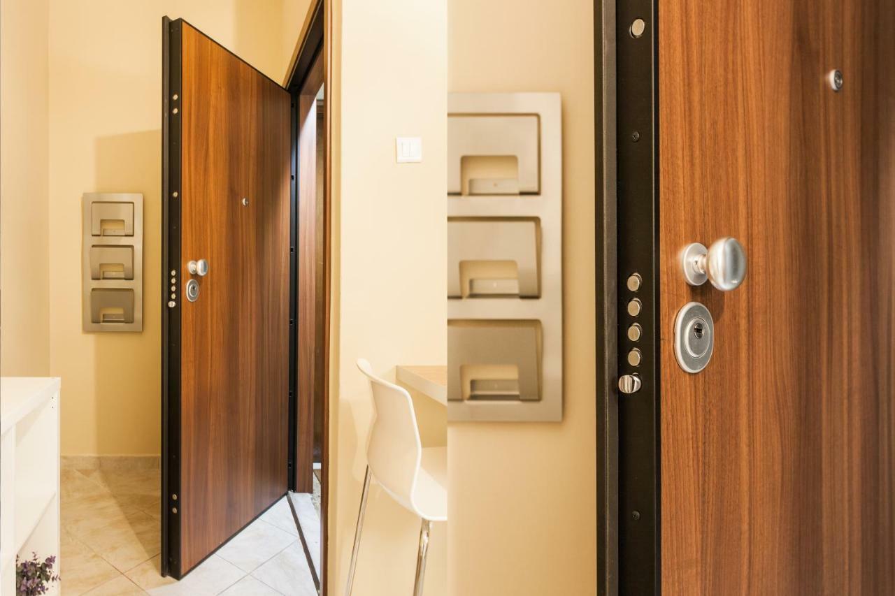 Central, Quiet, Cozy, Very Clean Private Apartment Close To Acropolis Athens Exterior photo
